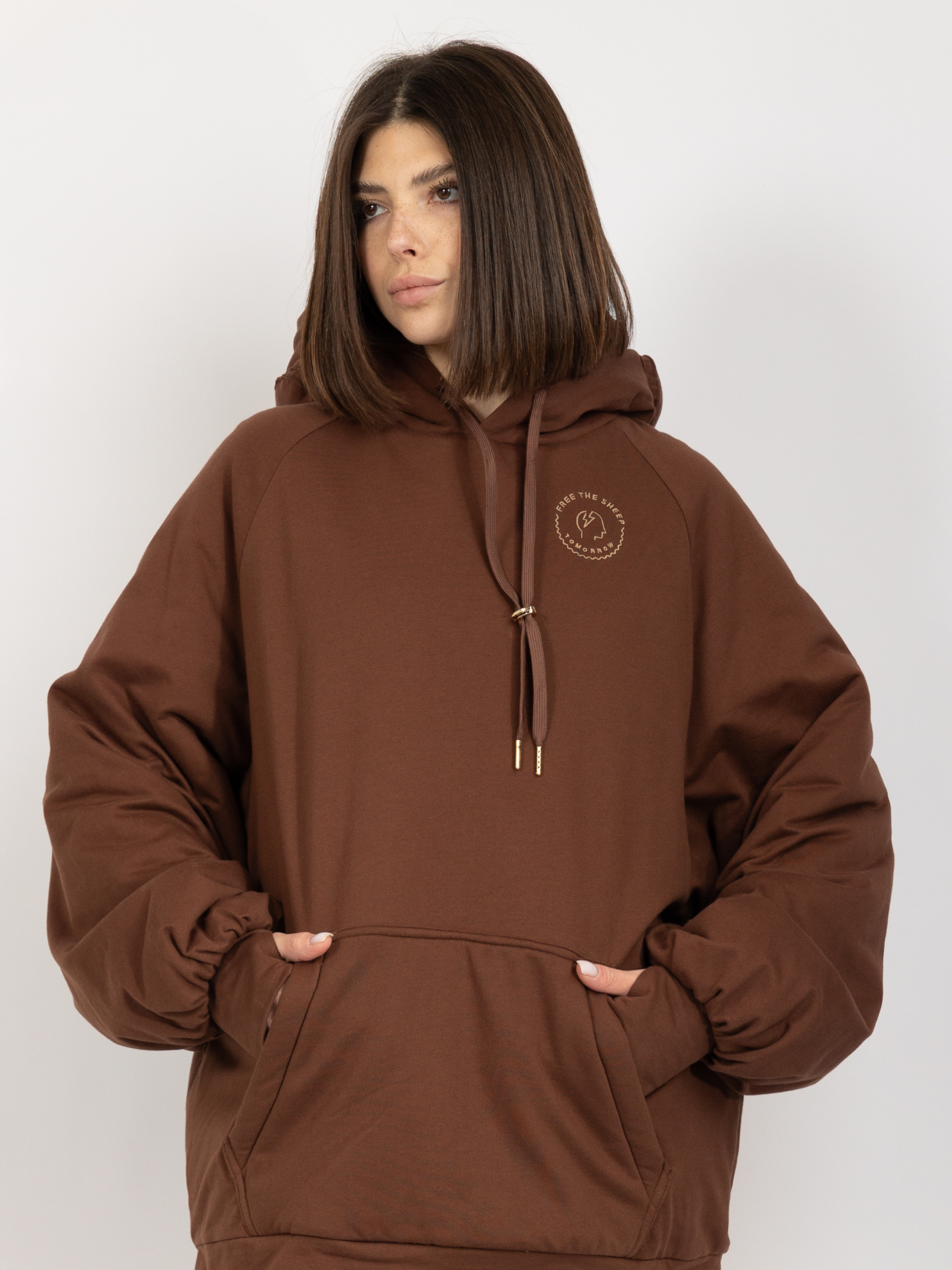 Terra Brown, PULLOVER