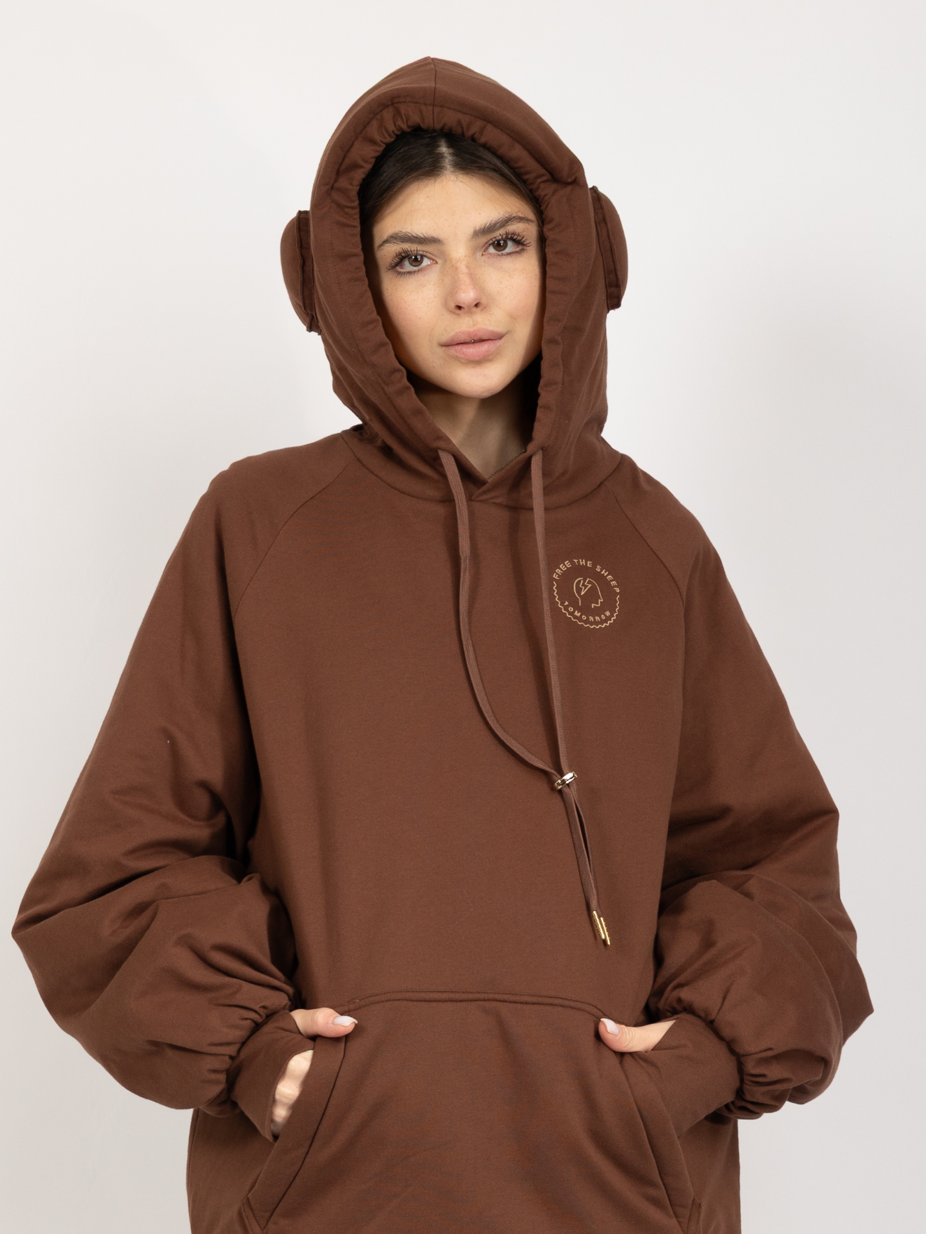 Terra Brown, PULLOVER