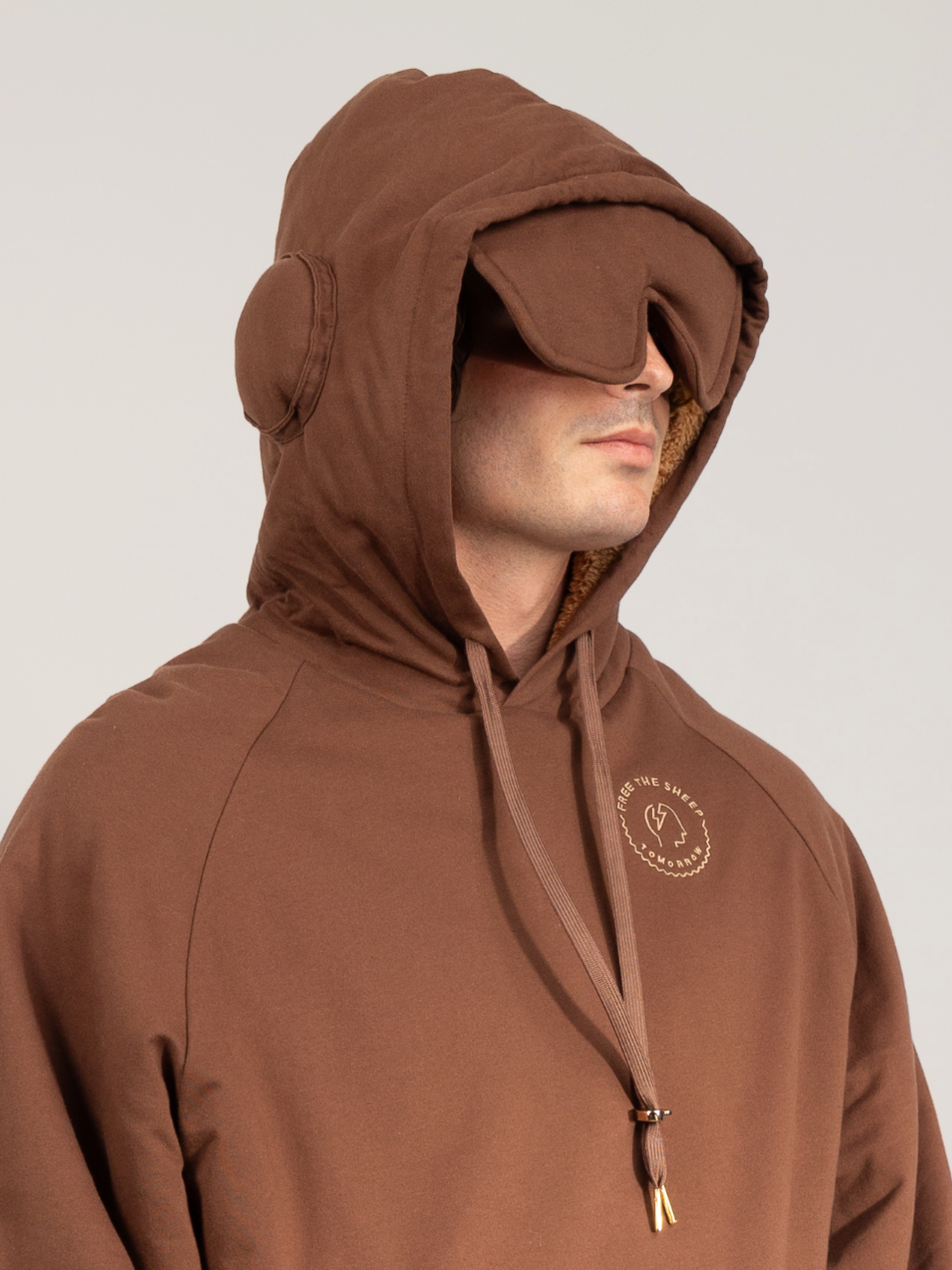 Terra Brown, PULLOVER