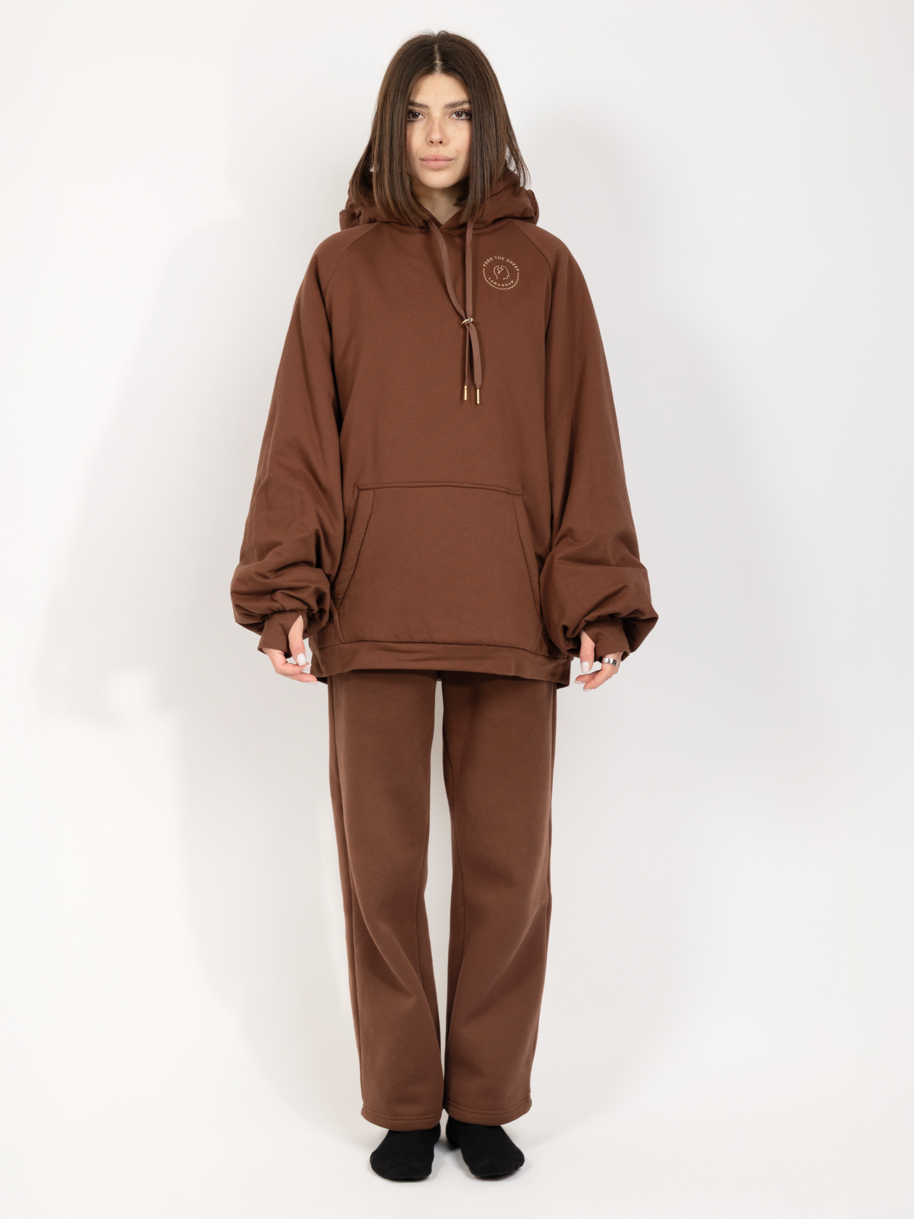 Terra Brown, PULLOVER