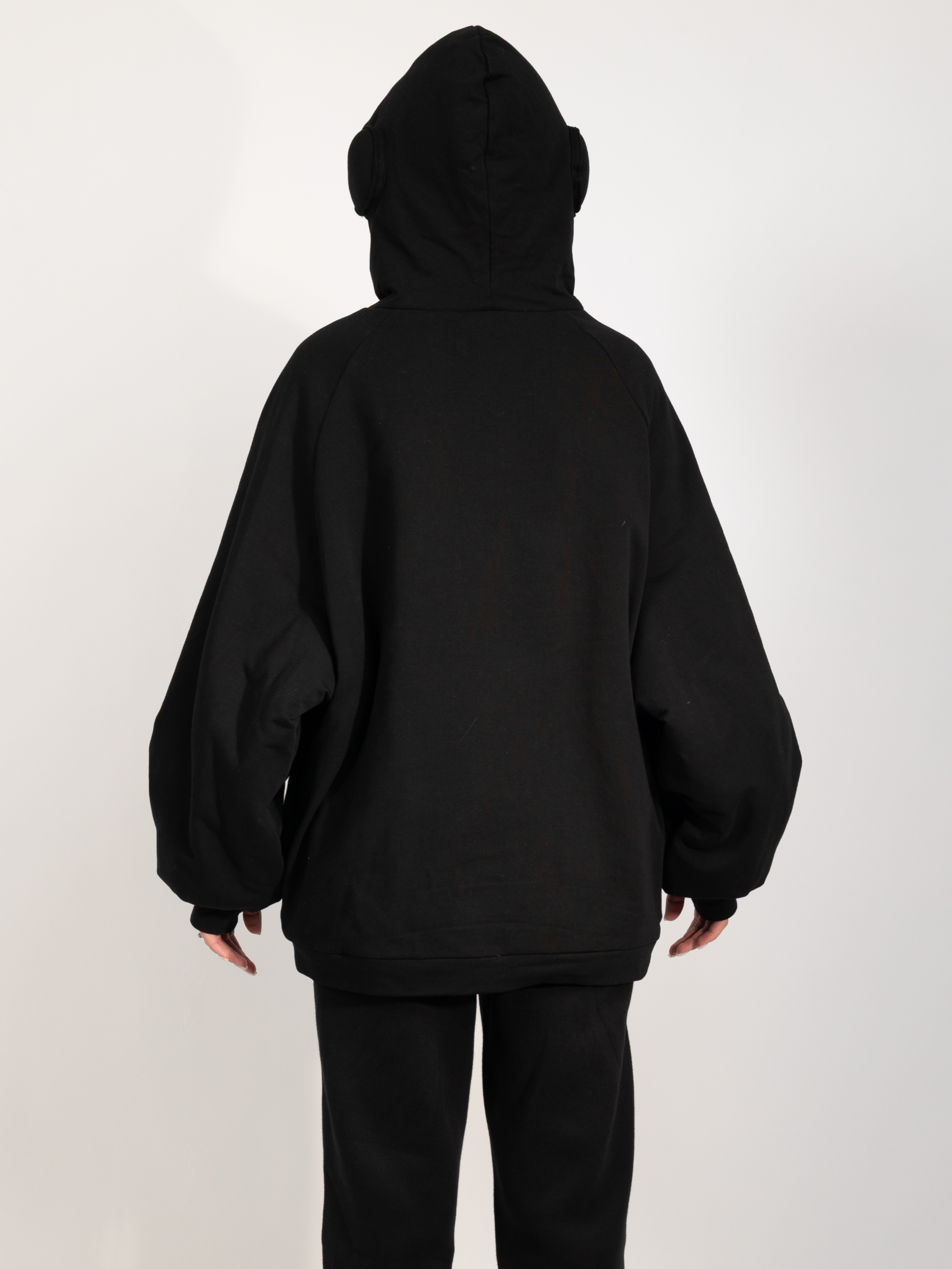 Obsidian Black, PULLOVER
