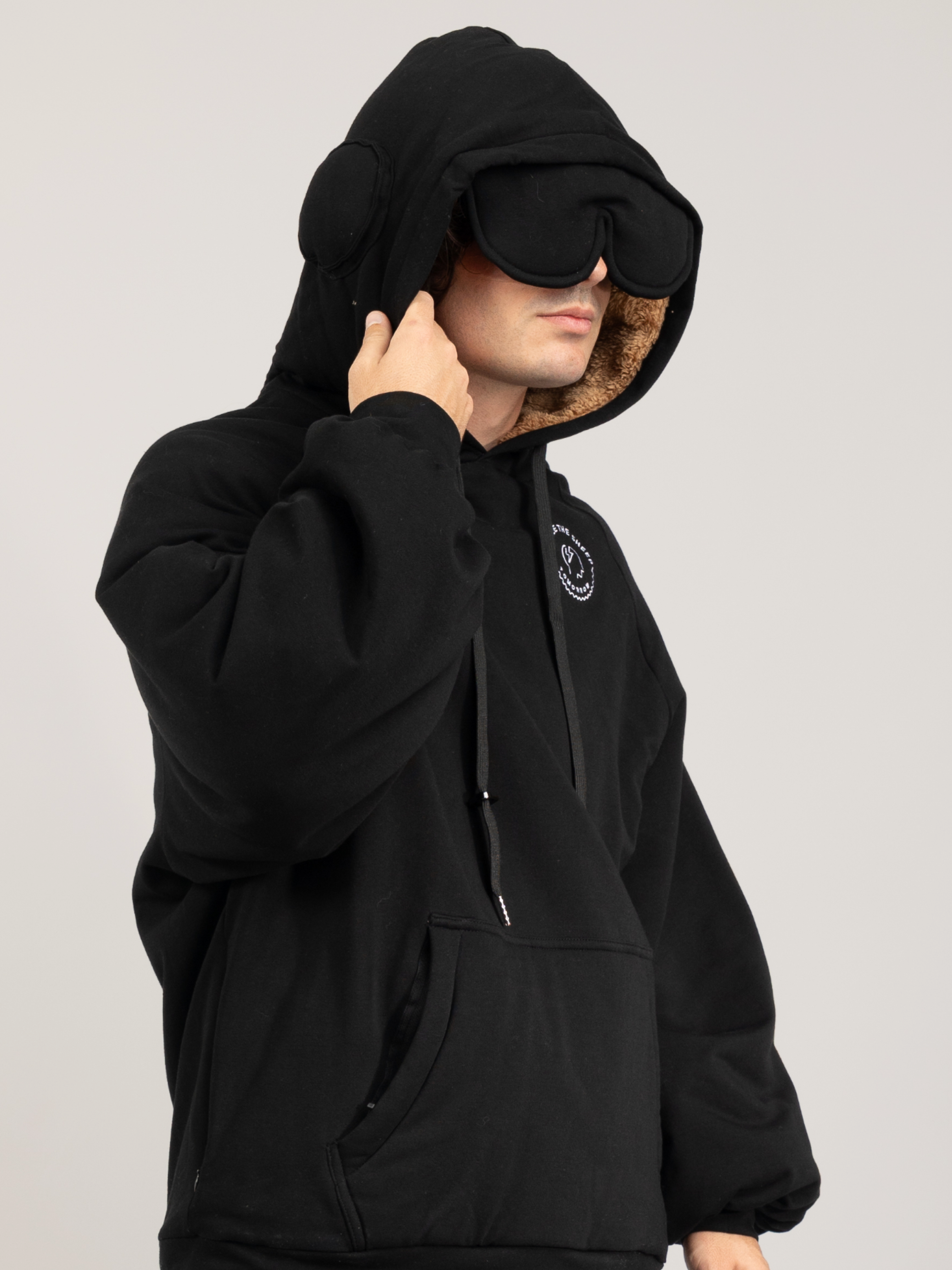 Obsidian Black, PULLOVER